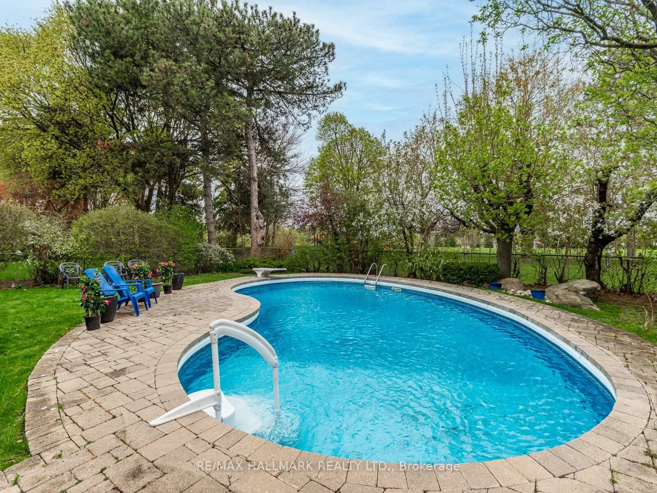 85, Ames, Banbury-Don Mills, Toronto