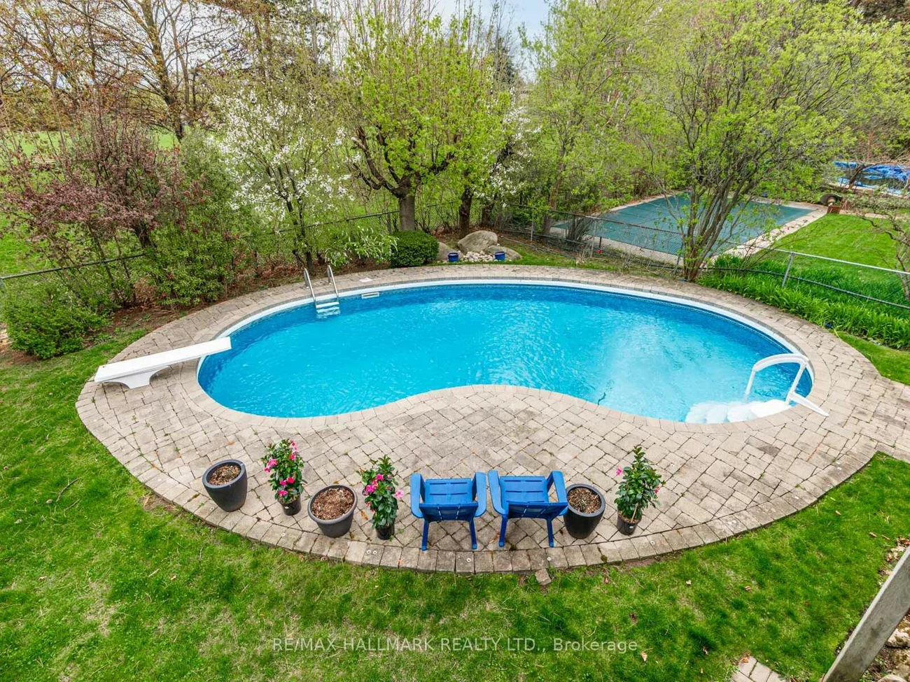 85, Ames, Banbury-Don Mills, Toronto