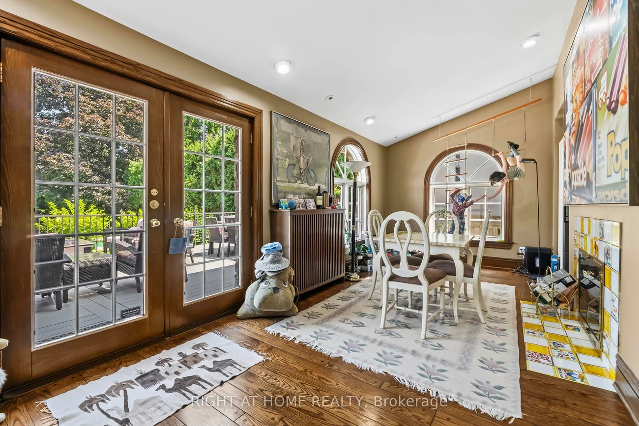 287, RUSSELL HILL, Casa Loma, Toronto