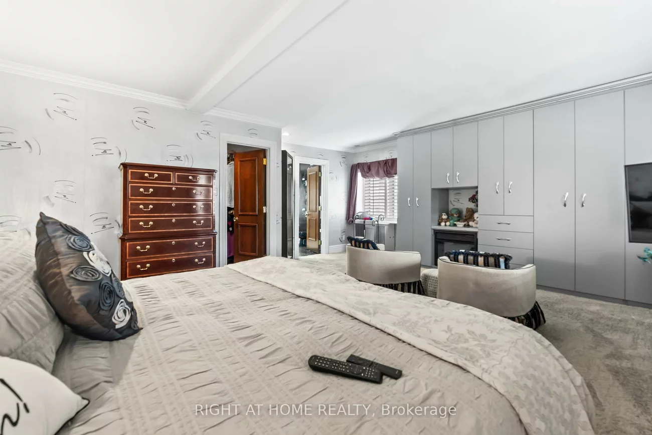 287, RUSSELL HILL, Casa Loma, Toronto
