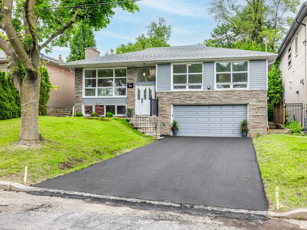 30, Burleigh Heights, Bayview Village, Toronto