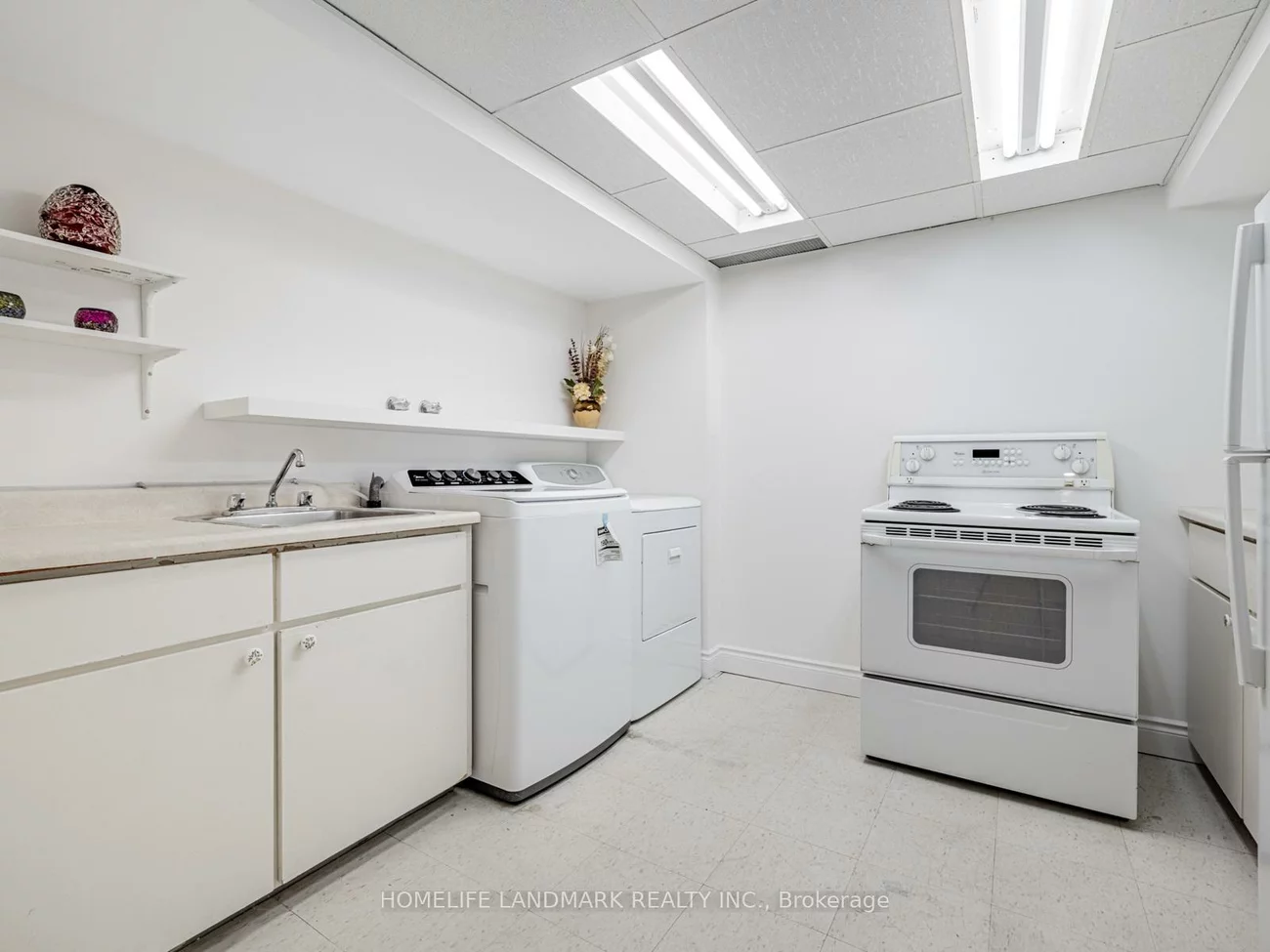30, Burleigh Heights, Bayview Village, Toronto