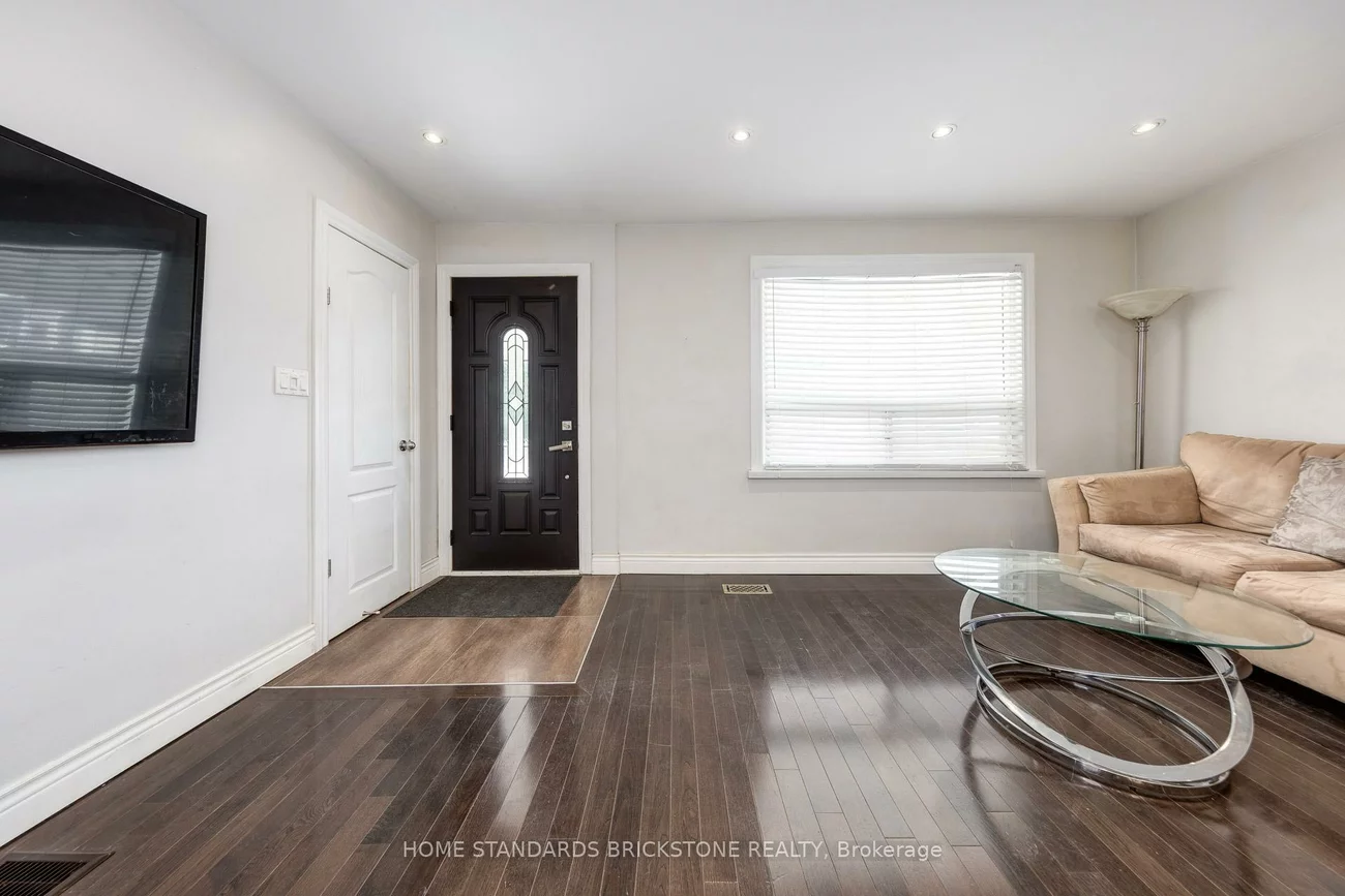 19, Granite, Clanton Park, Toronto