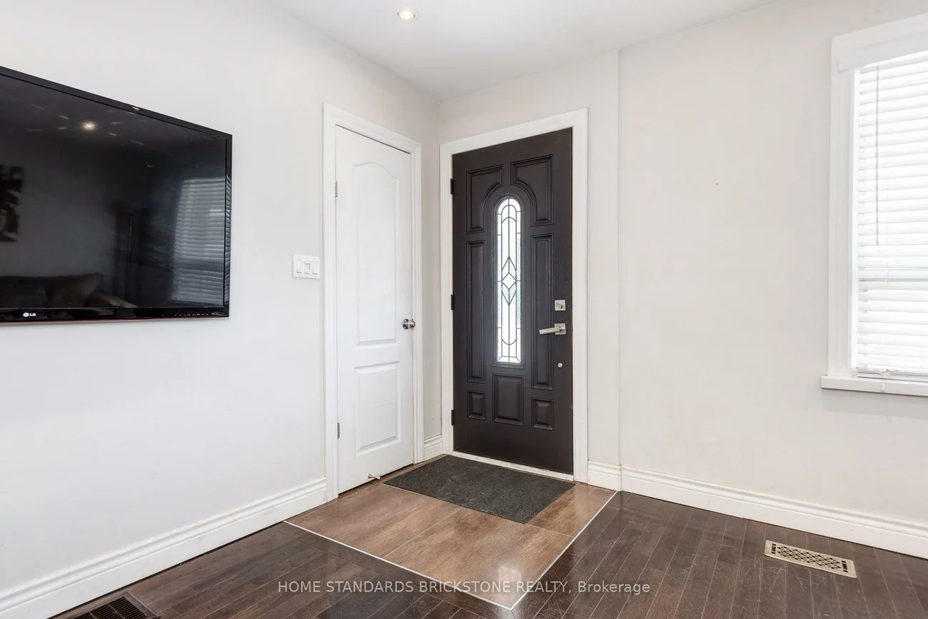 19, Granite, Clanton Park, Toronto