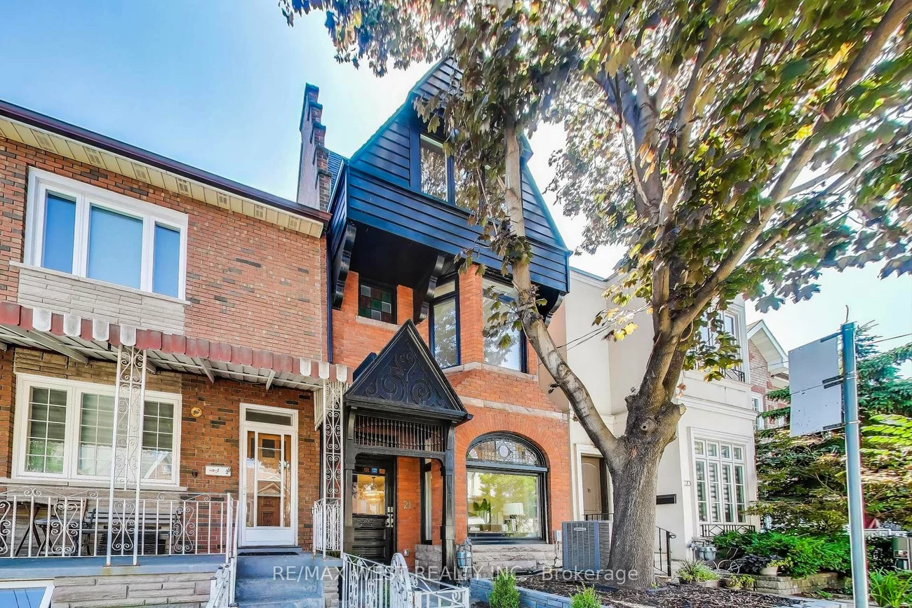 21, Rolyat, Trinity-Bellwoods, Toronto