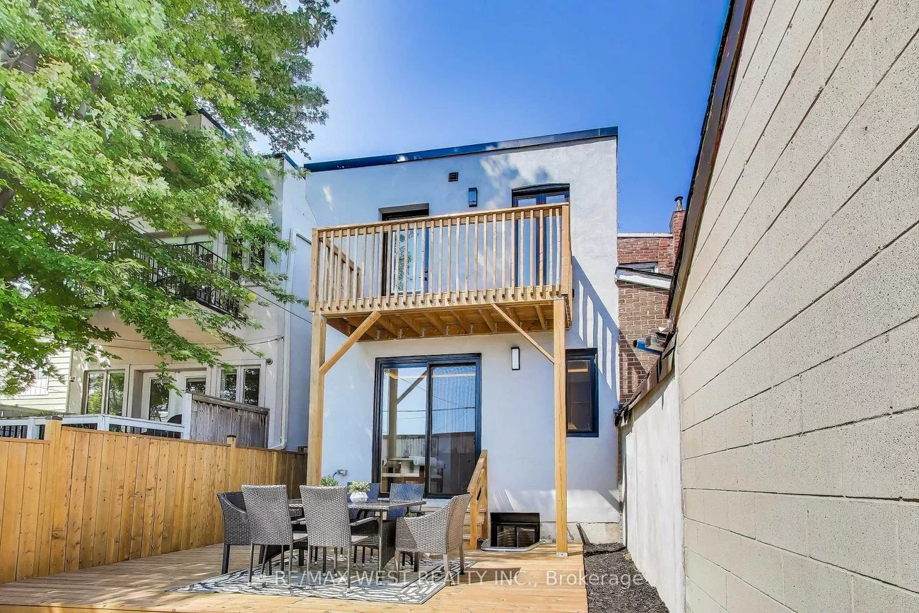 21, Rolyat, Trinity-Bellwoods, Toronto