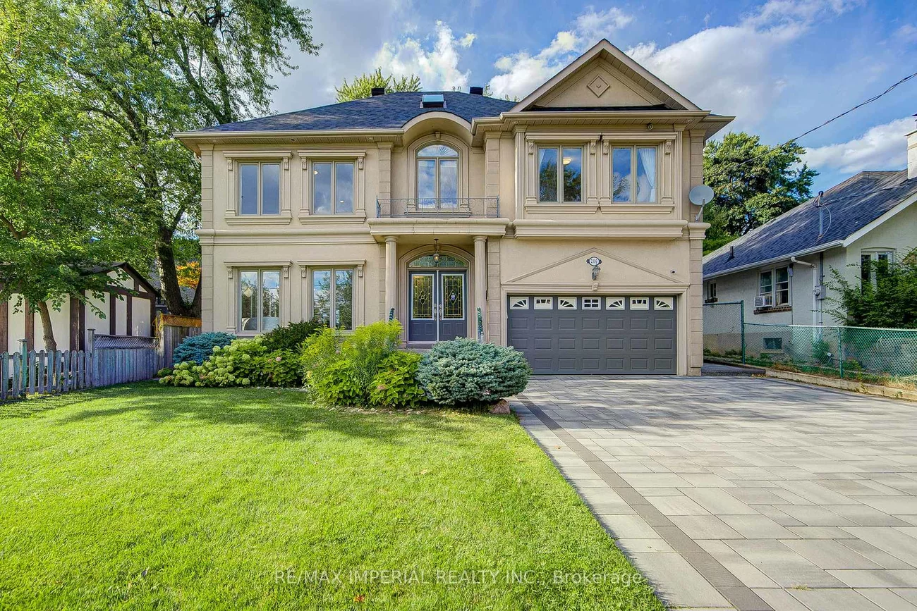 206, Hollywood, Willowdale East, Toronto