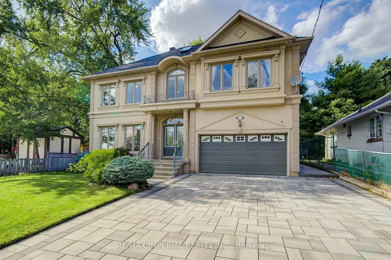 206, Hollywood, Willowdale East, Toronto