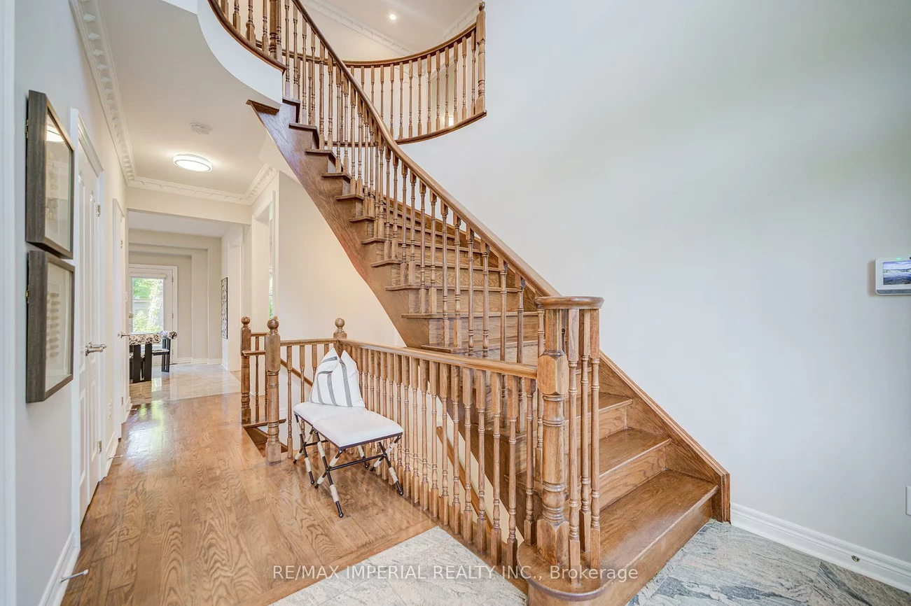 206, Hollywood, Willowdale East, Toronto