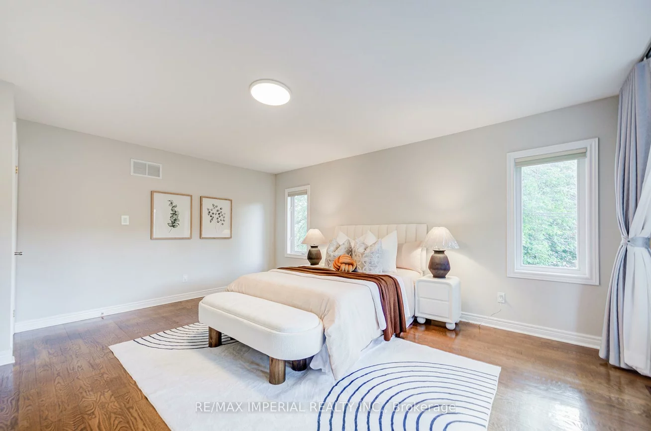 206, Hollywood, Willowdale East, Toronto