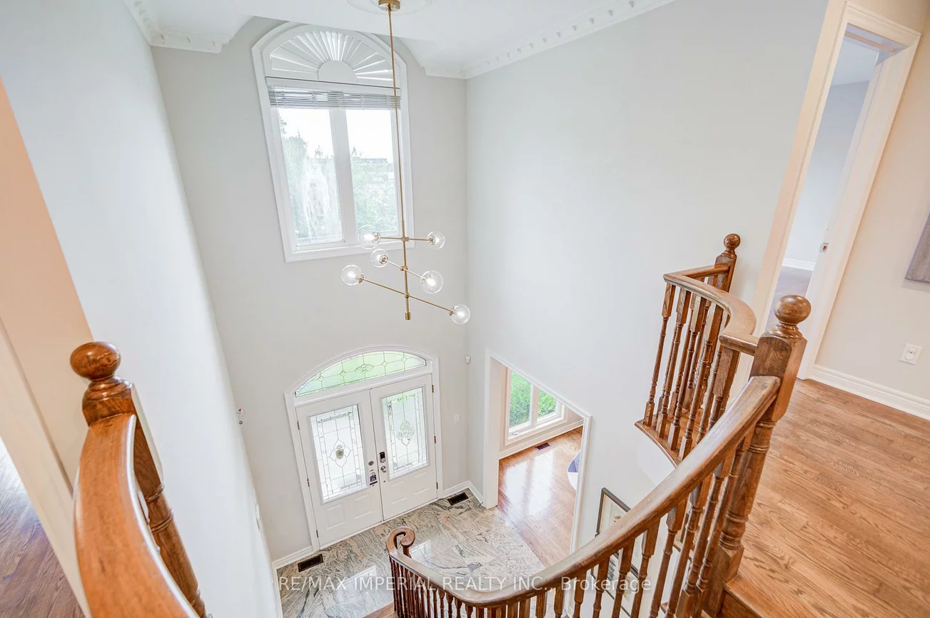 206, Hollywood, Willowdale East, Toronto