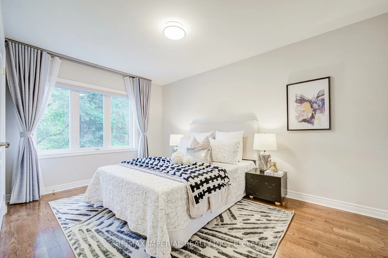206, Hollywood, Willowdale East, Toronto