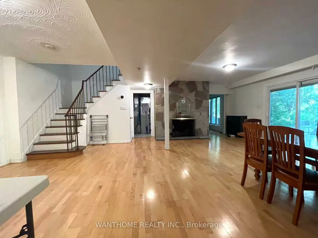 185, Burbank, Bayview Village, Toronto