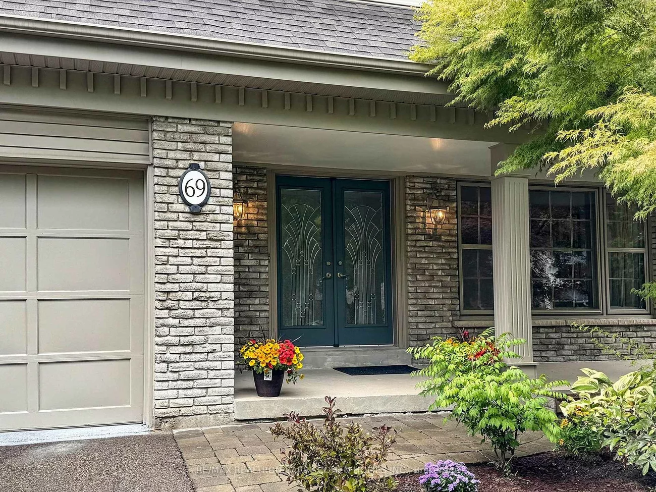 69, Tanbark, Banbury-Don Mills, Toronto