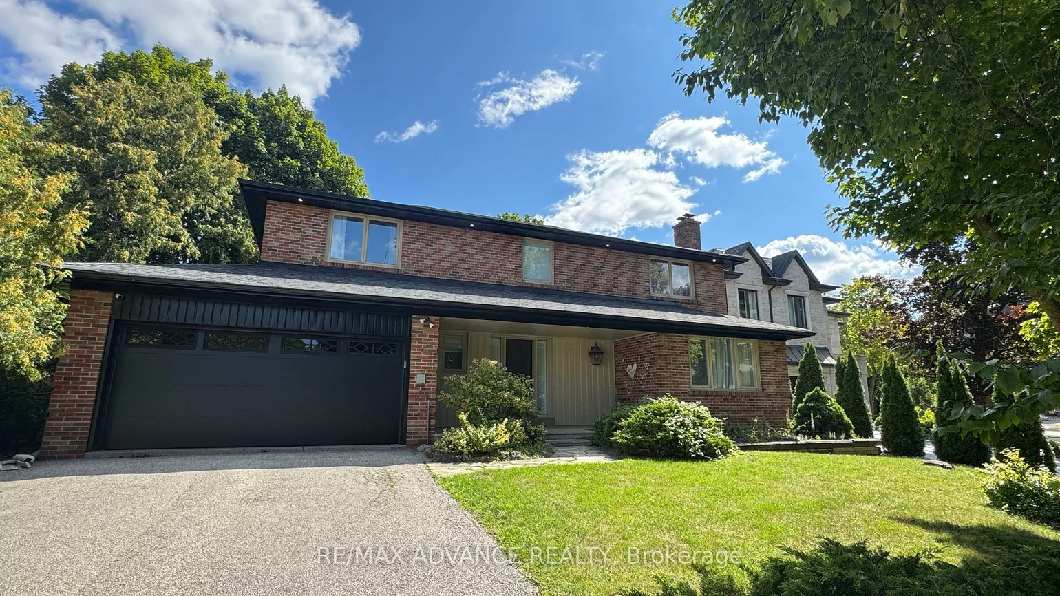 9, Carluke, St. Andrew-Windfields, Toronto
