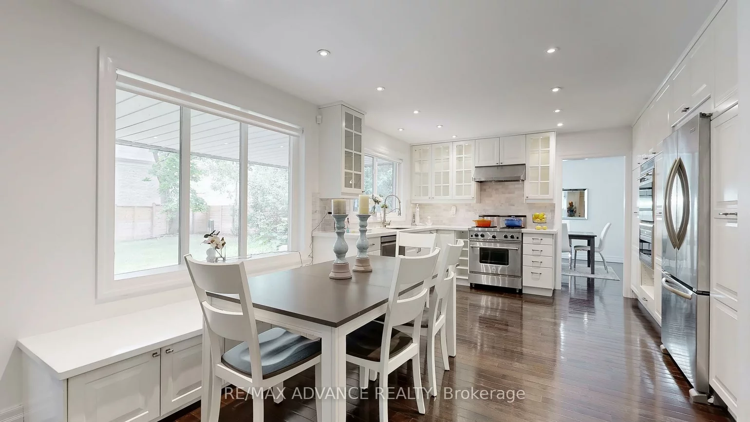 9, Carluke, St. Andrew-Windfields, Toronto