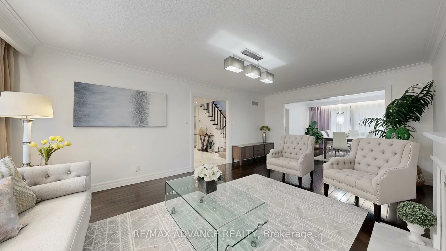 9, Carluke, St. Andrew-Windfields, Toronto