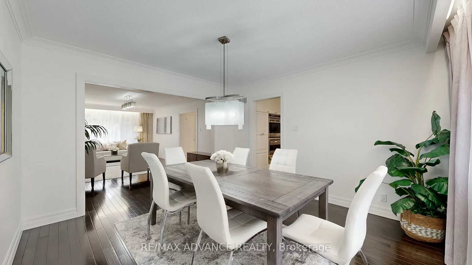 9, Carluke, St. Andrew-Windfields, Toronto