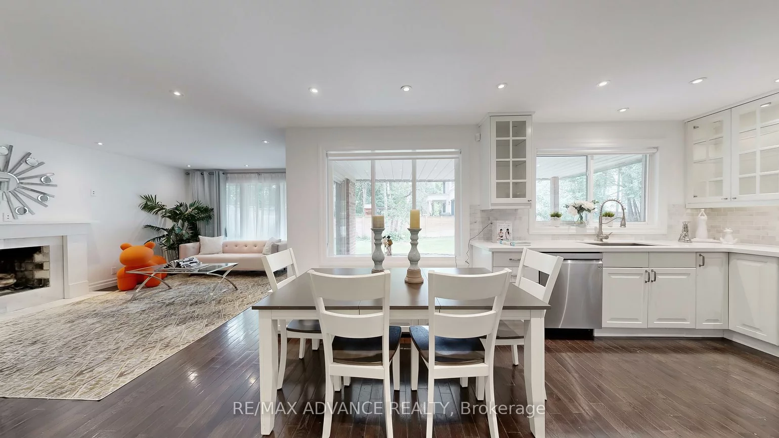 9, Carluke, St. Andrew-Windfields, Toronto
