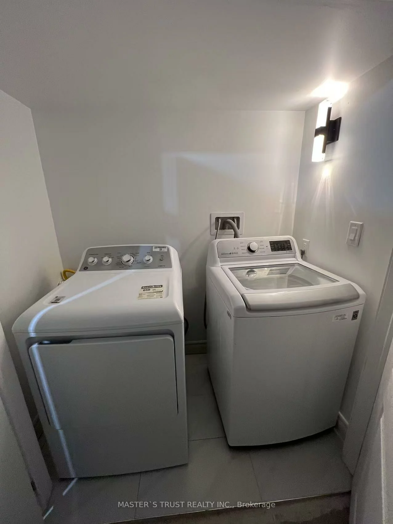 31, Wyvern, Bayview Woods-Steeles, Toronto