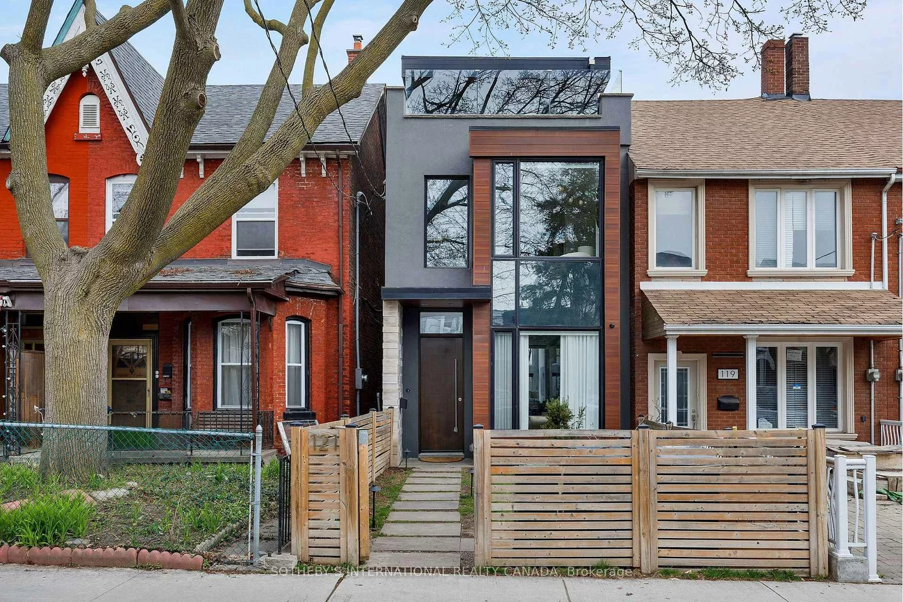 121, Markham, Trinity-Bellwoods, Toronto