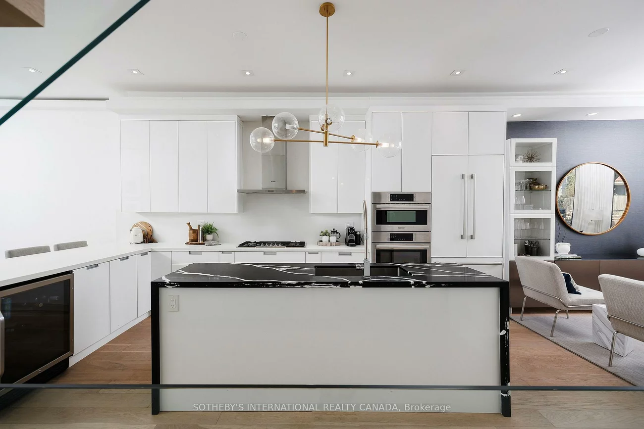 121, Markham, Trinity-Bellwoods, Toronto
