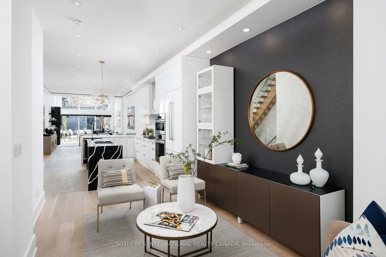 121, Markham, Trinity-Bellwoods, Toronto