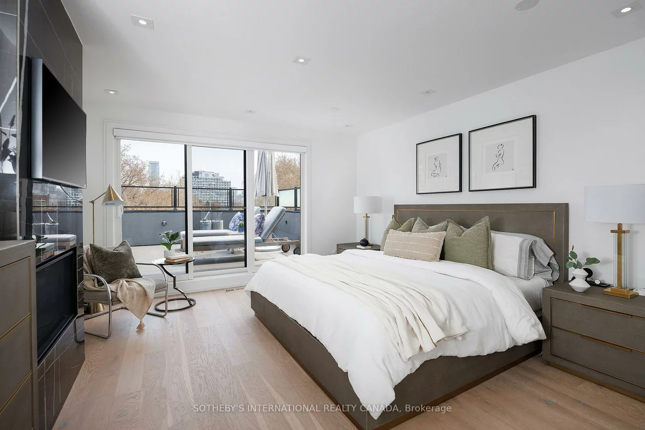 121, Markham, Trinity-Bellwoods, Toronto