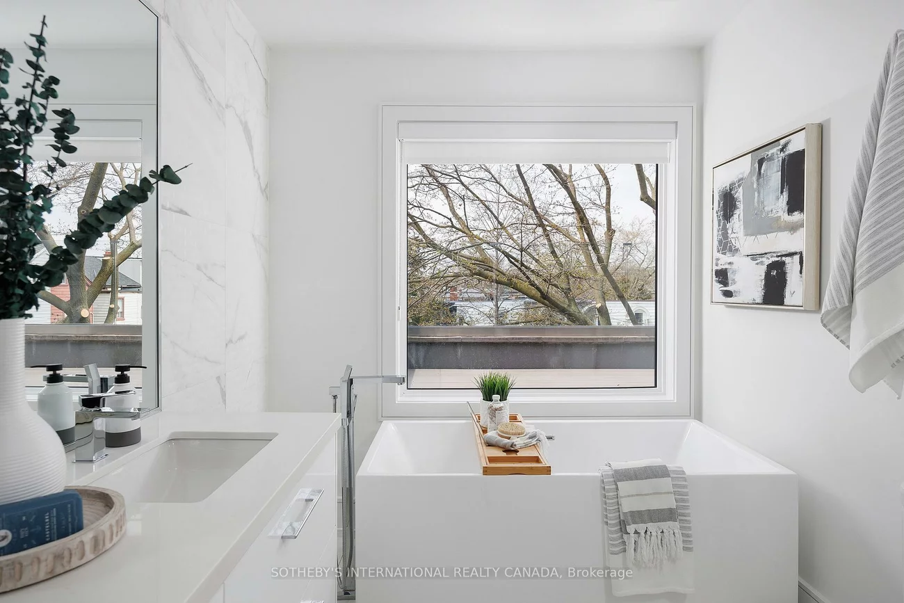 121, Markham, Trinity-Bellwoods, Toronto