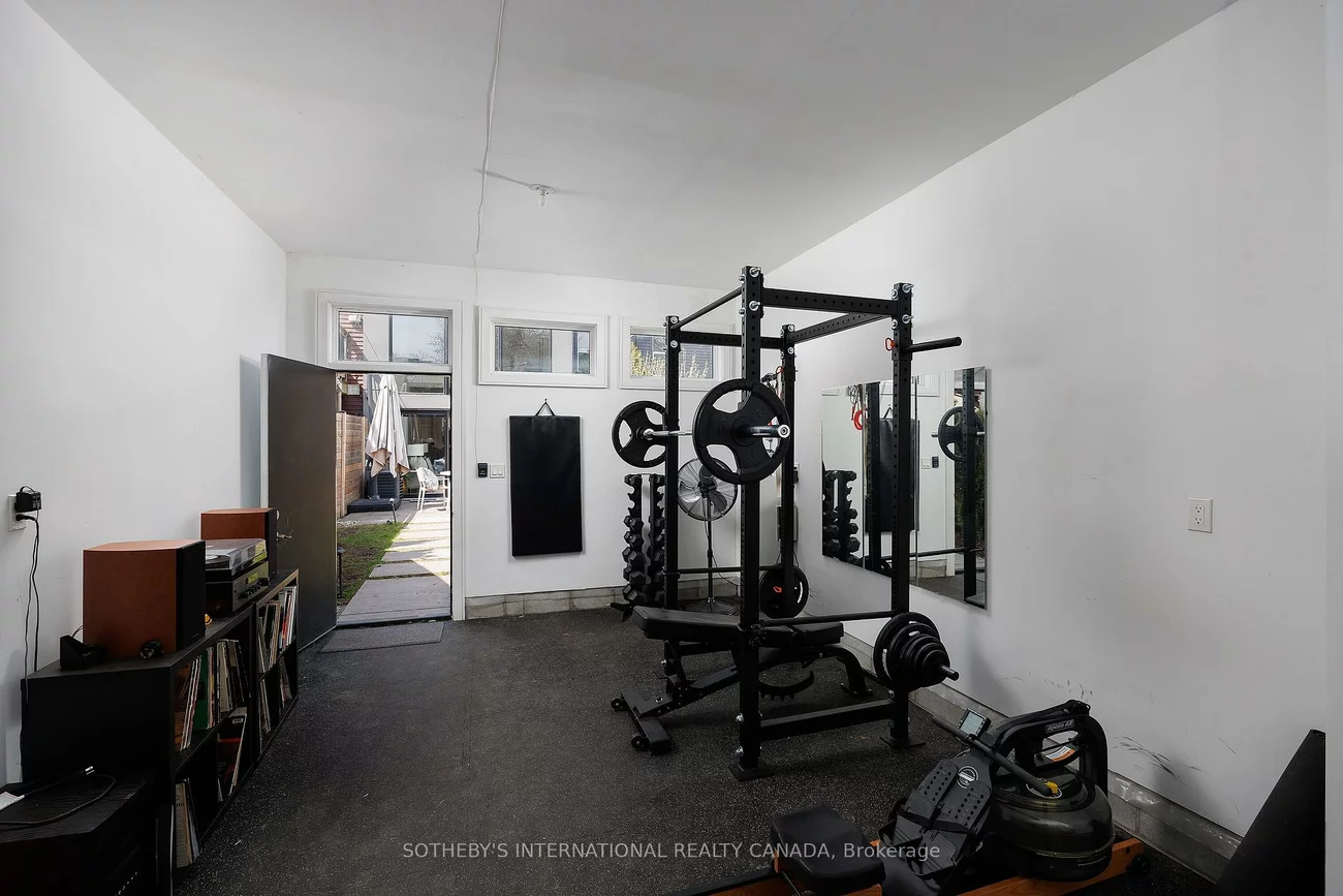 121, Markham, Trinity-Bellwoods, Toronto