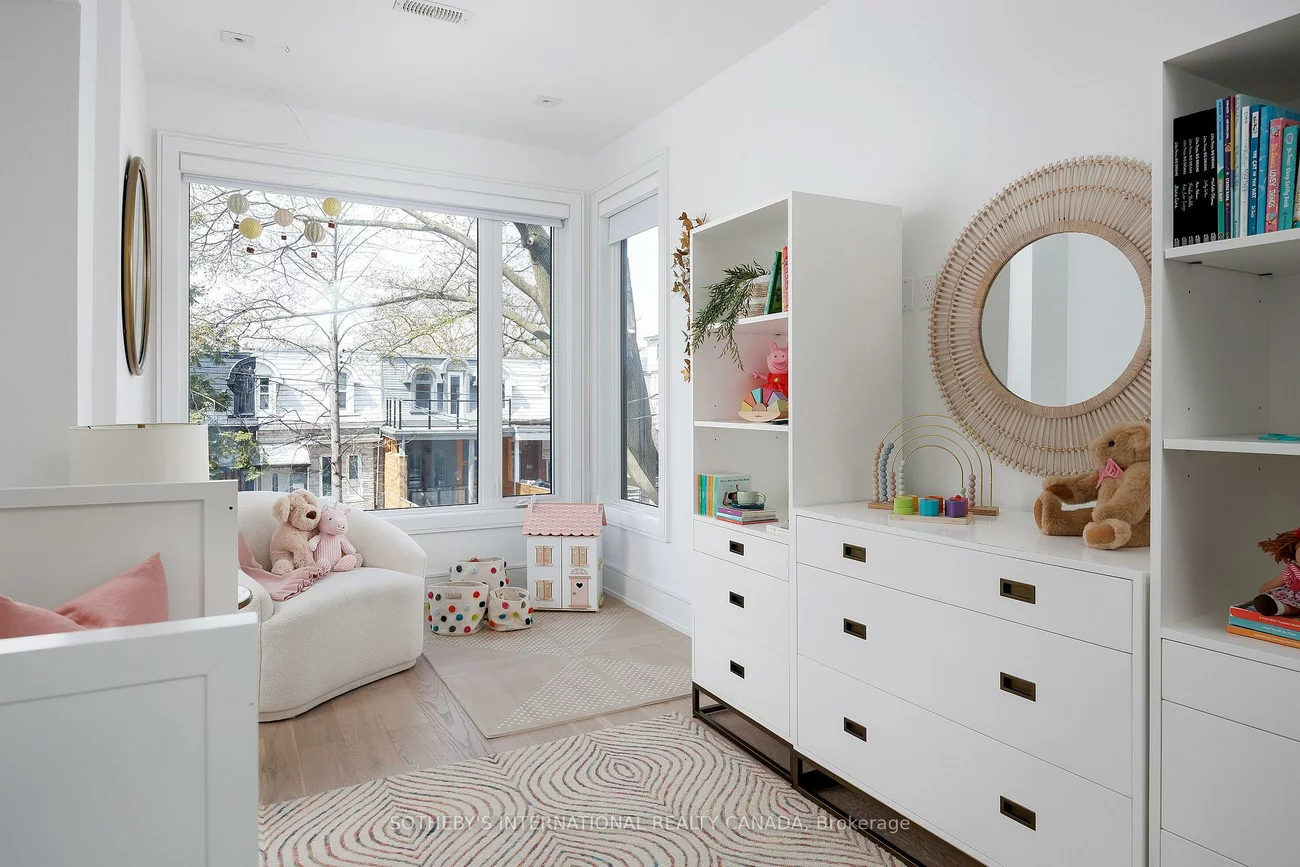 121, Markham, Trinity-Bellwoods, Toronto