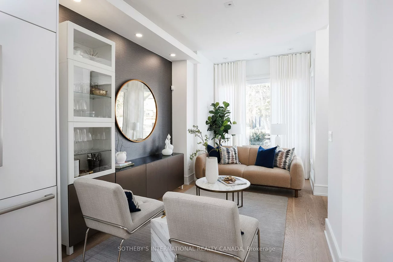 121, Markham, Trinity-Bellwoods, Toronto