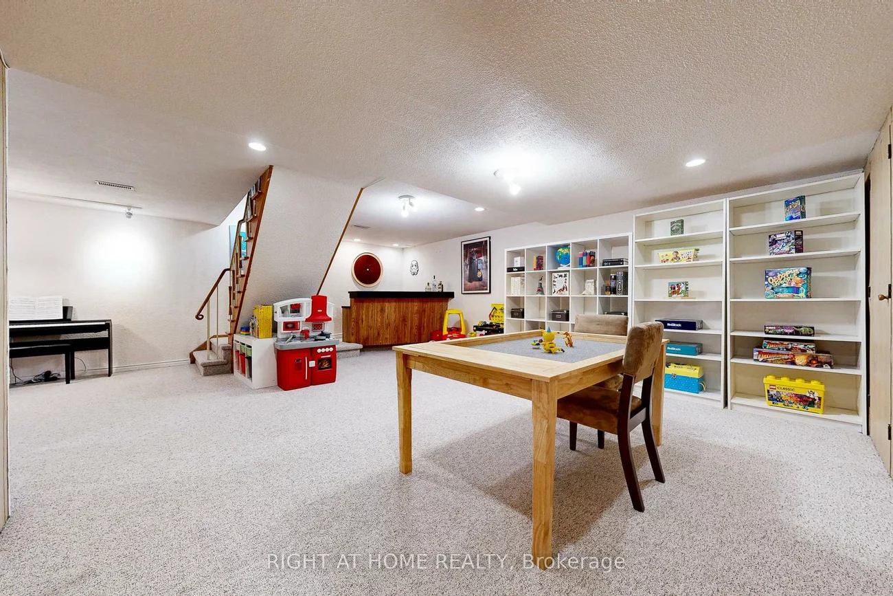 5, Robinter, Newtonbrook East, Toronto
