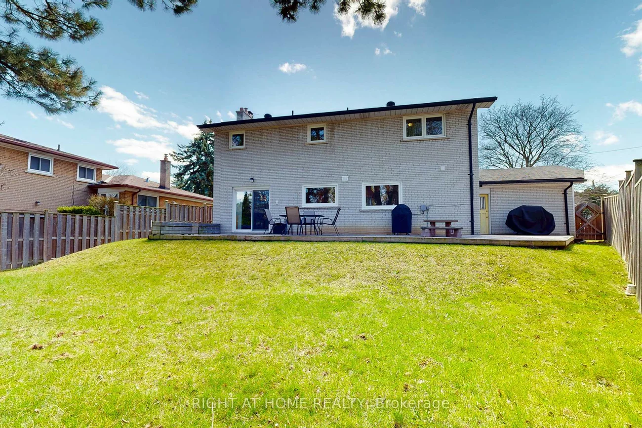 5, Robinter, Newtonbrook East, Toronto
