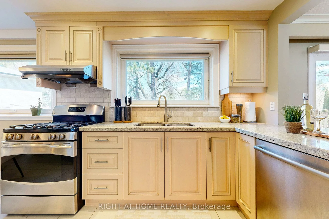 5, Robinter, Newtonbrook East, Toronto