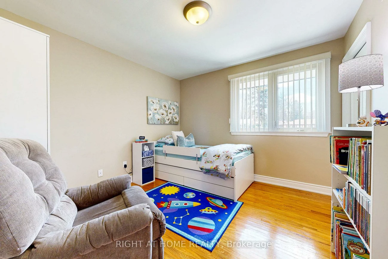 5, Robinter, Newtonbrook East, Toronto