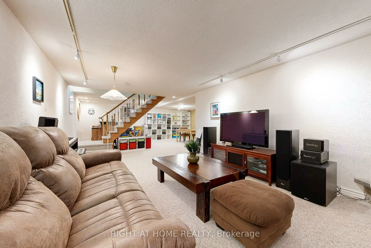 5, Robinter, Newtonbrook East, Toronto