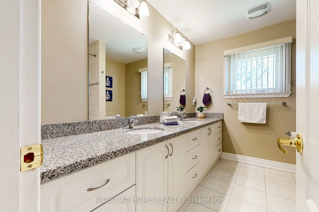 5, Robinter, Newtonbrook East, Toronto