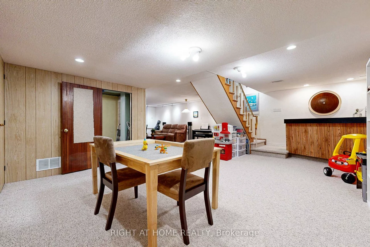 5, Robinter, Newtonbrook East, Toronto