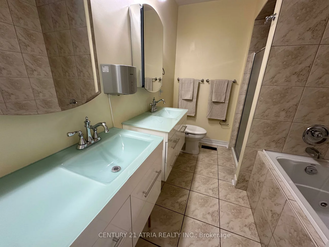 18, Reiber, Bayview Woods-Steeles, Toronto
