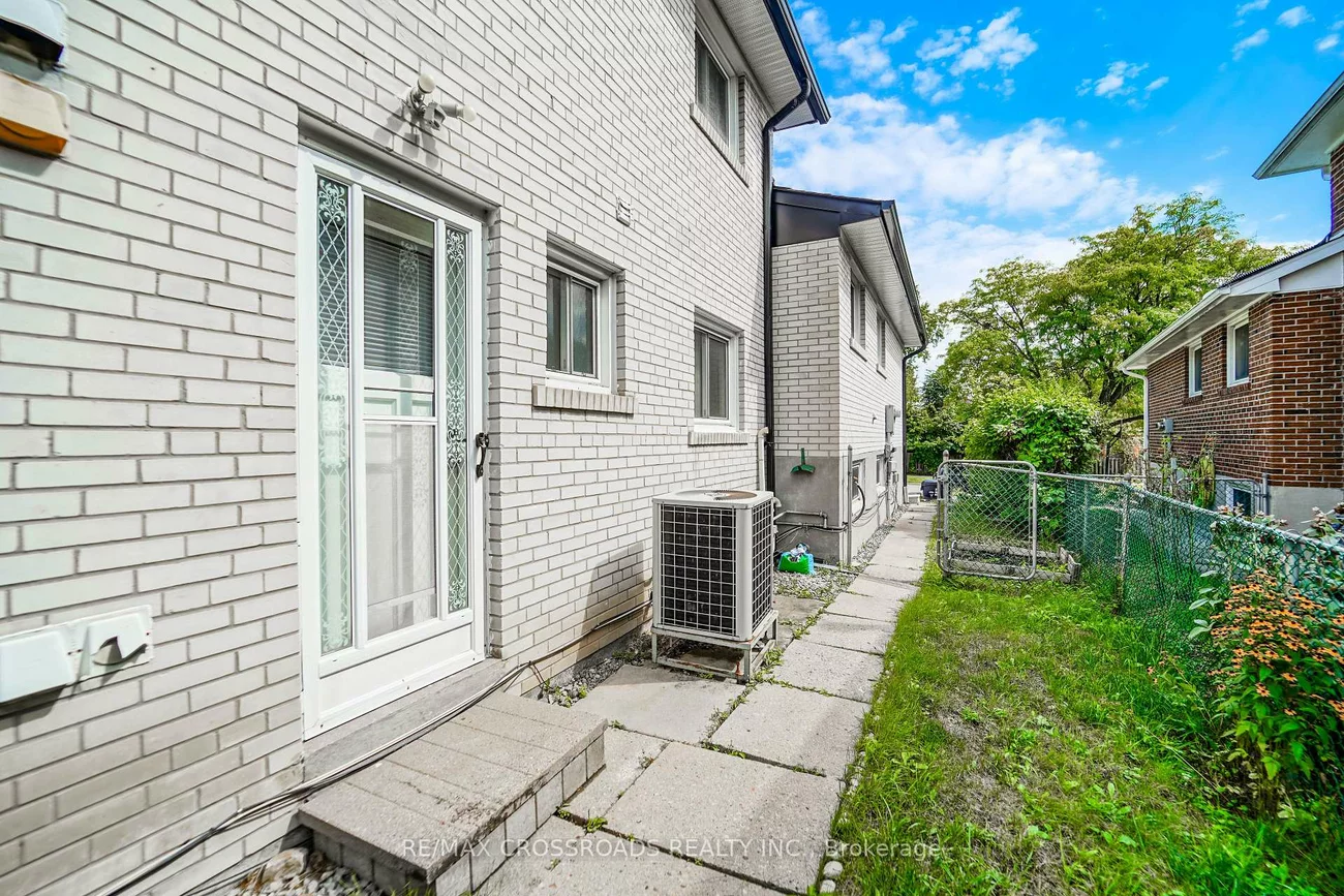 8, Topaz, Bayview Woods-Steeles, Toronto