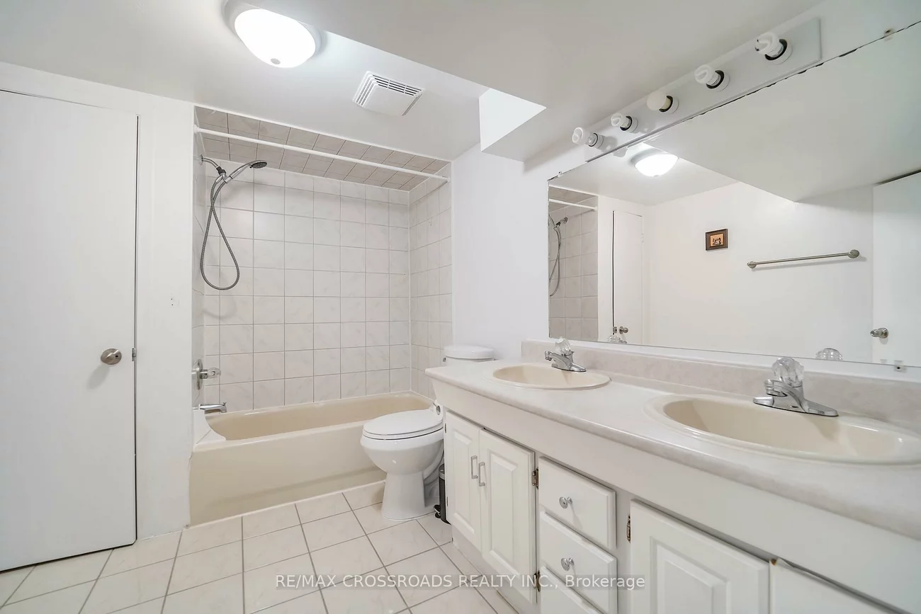 8, Topaz, Bayview Woods-Steeles, Toronto
