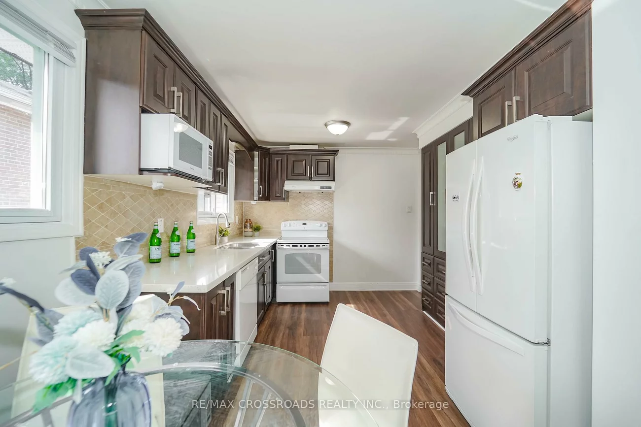 8, Topaz, Bayview Woods-Steeles, Toronto