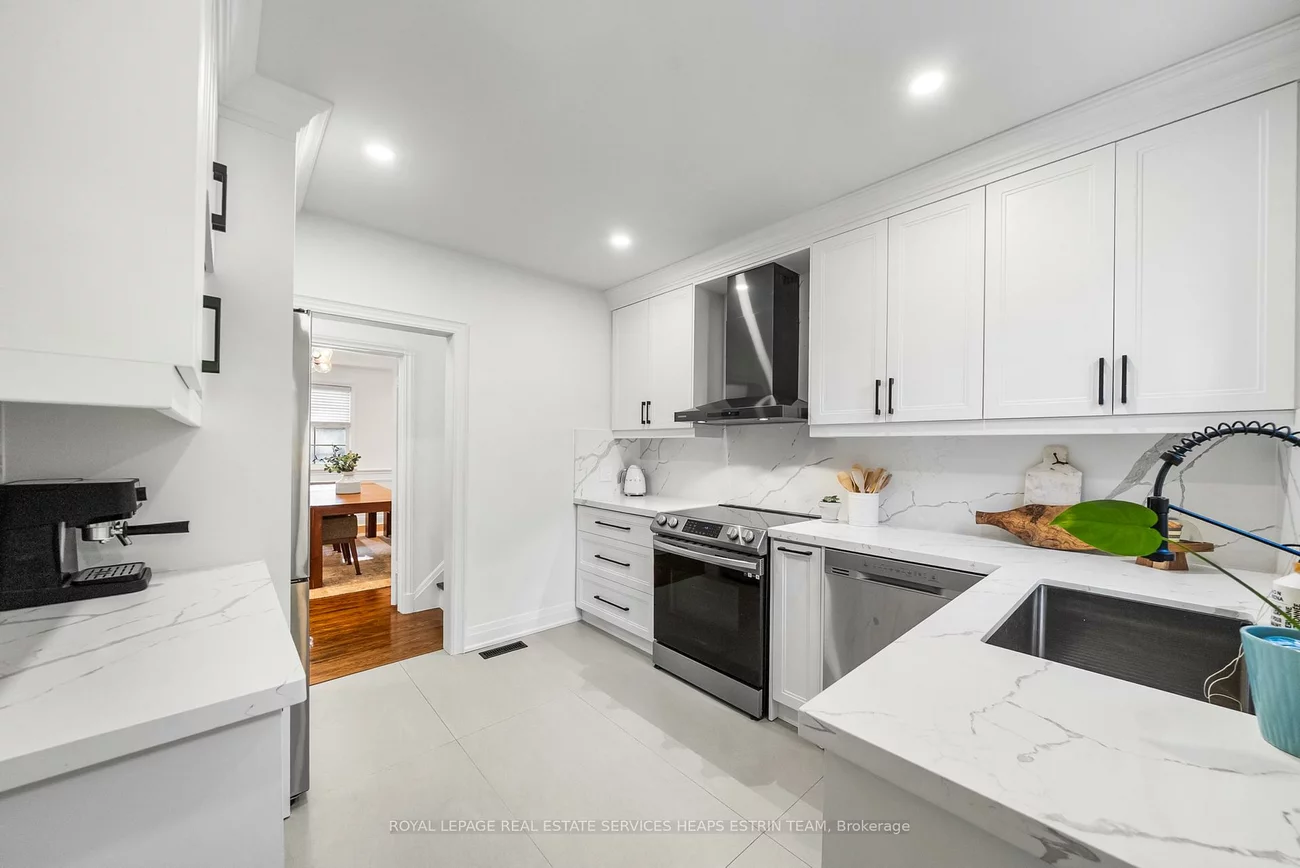 212, York Mills, St. Andrew-Windfields, Toronto