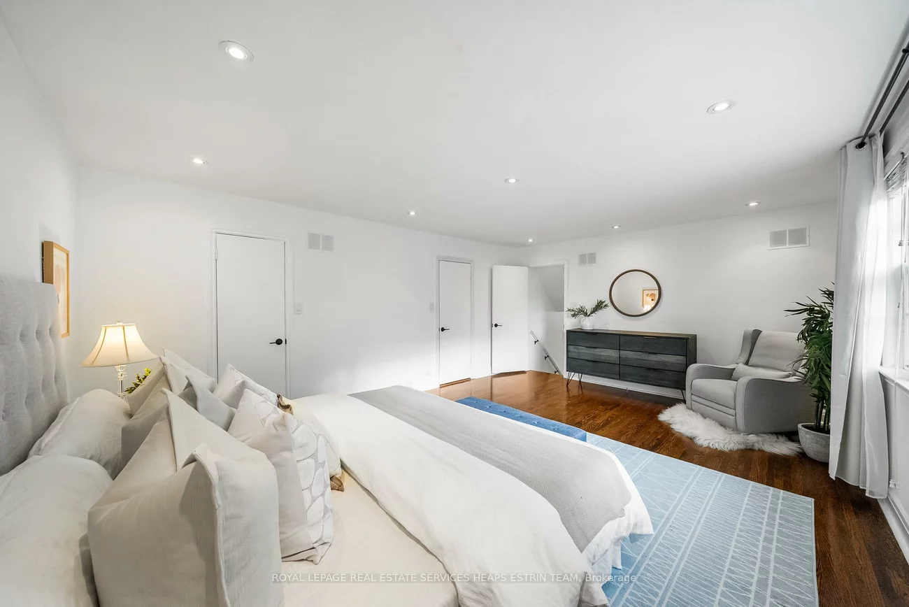 212, York Mills, St. Andrew-Windfields, Toronto