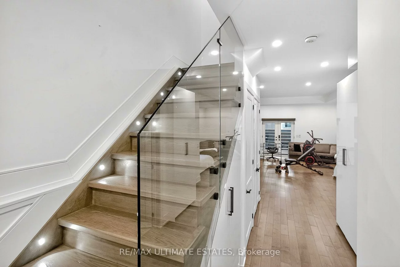 46, Franklin, Lansing-Westgate, Toronto