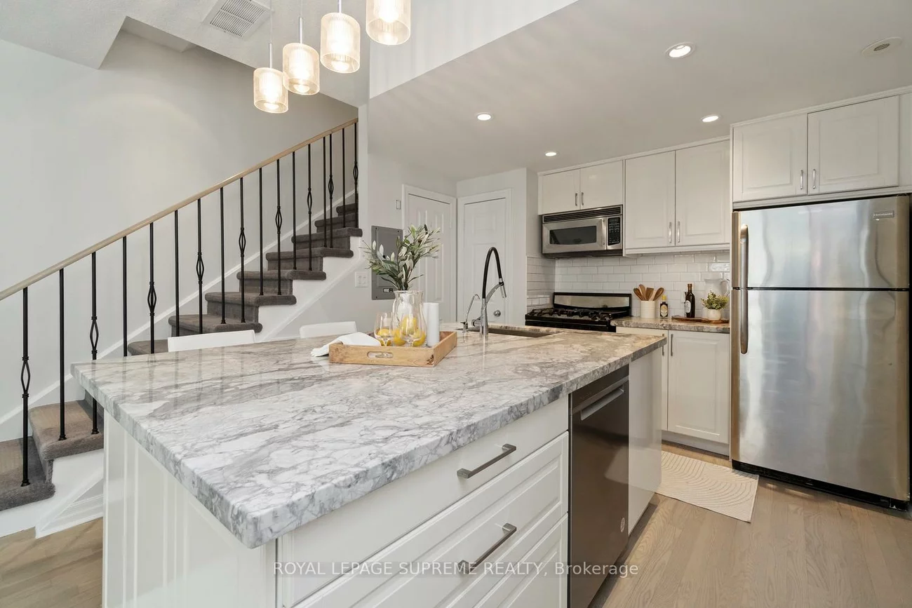 6, Wellesley, North St. James Town, Toronto