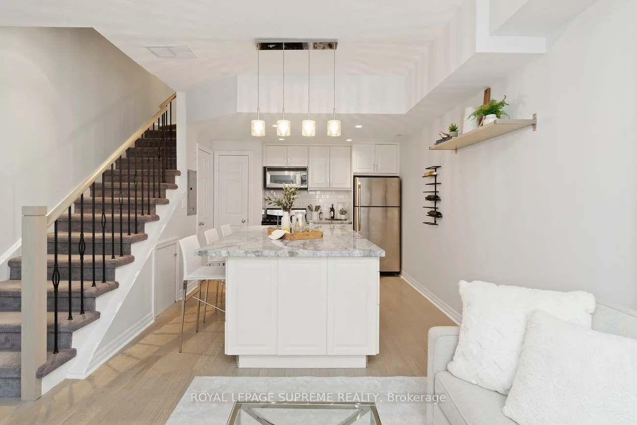 6, Wellesley, North St. James Town, Toronto