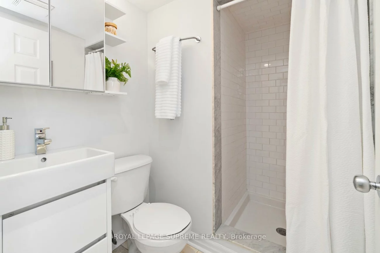 6, Wellesley, North St. James Town, Toronto