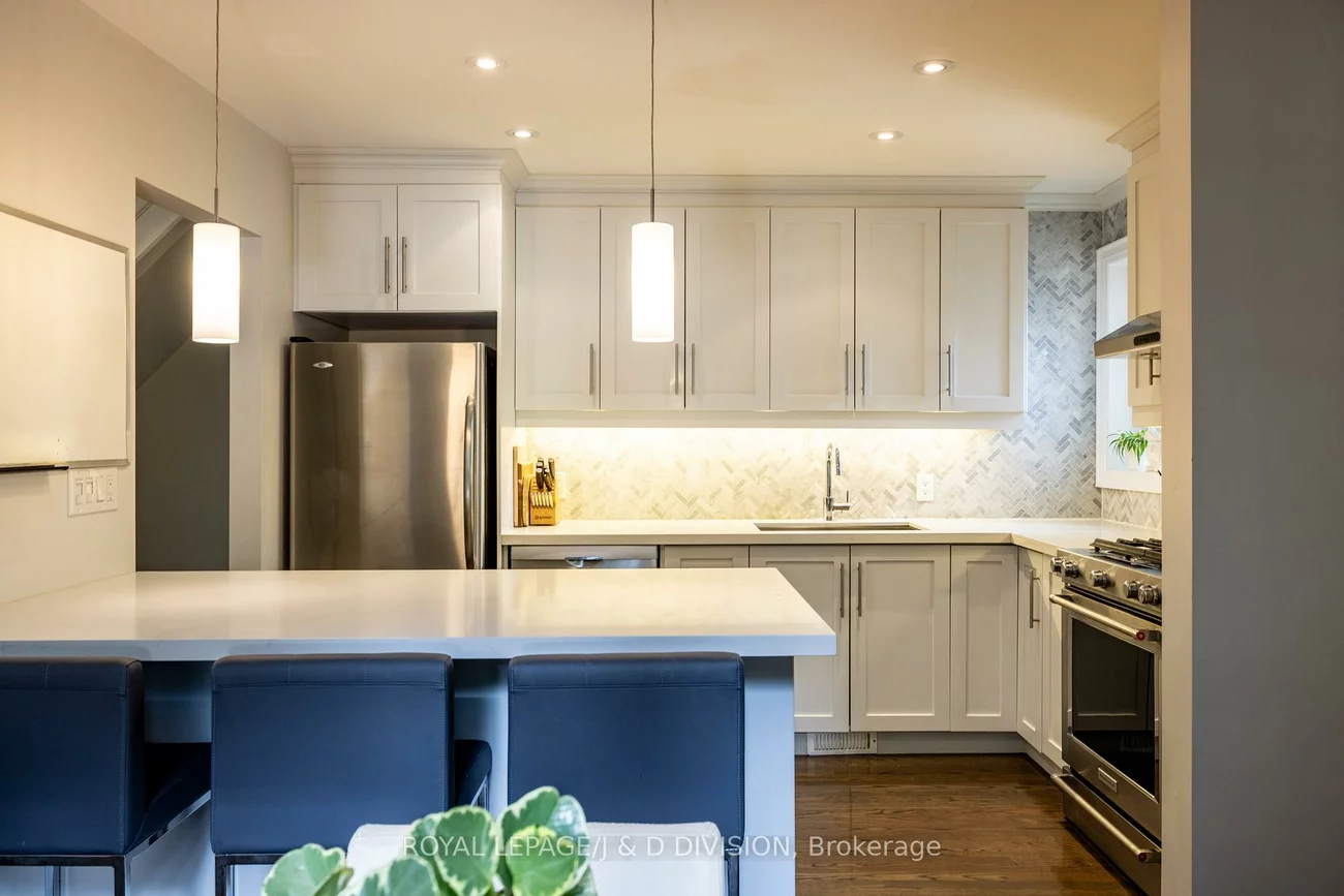 1049, Mount Pleasant, Mount Pleasant East, Toronto